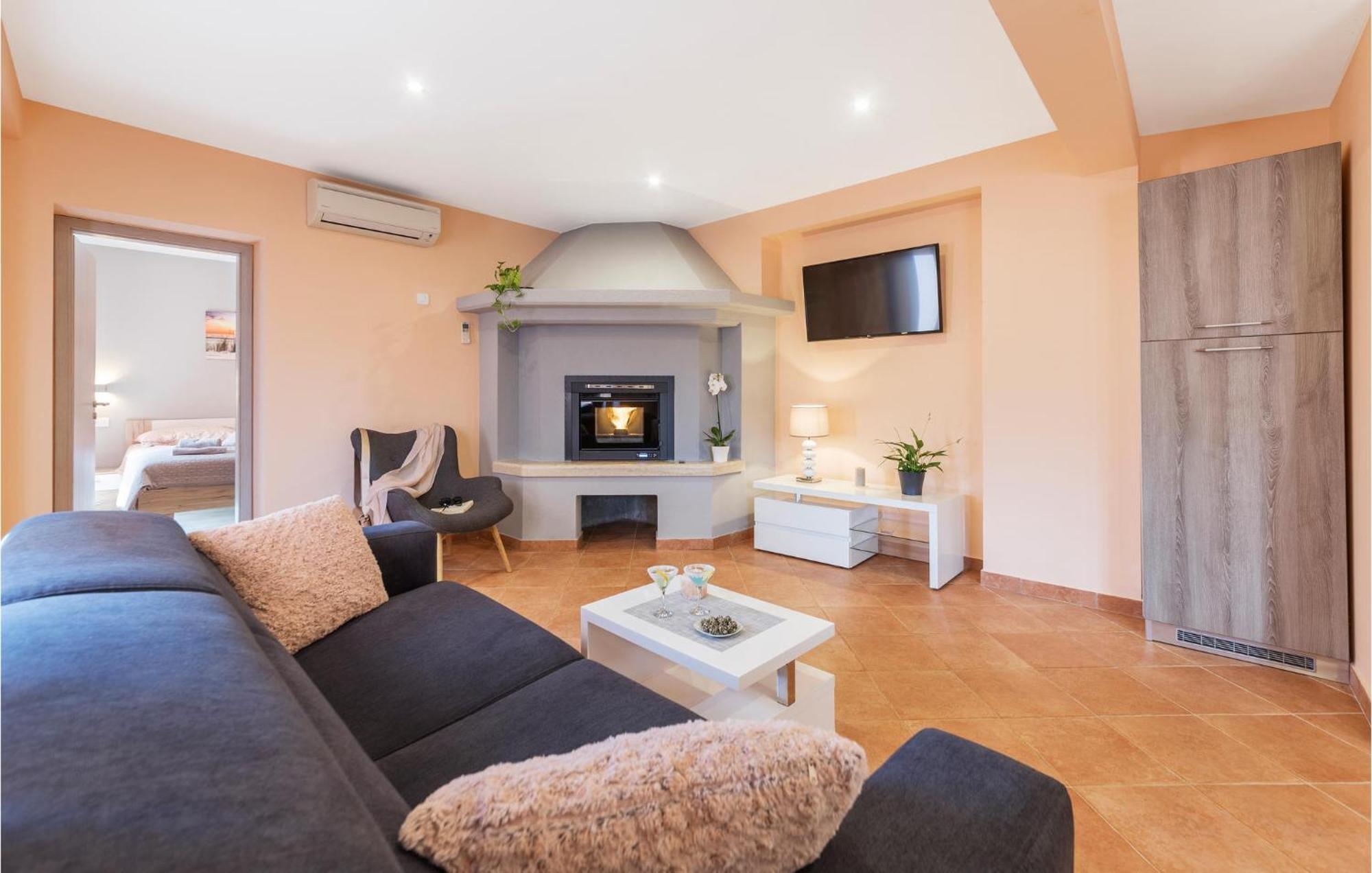 1 Bedroom Stunning Apartment In 普拉 外观 照片