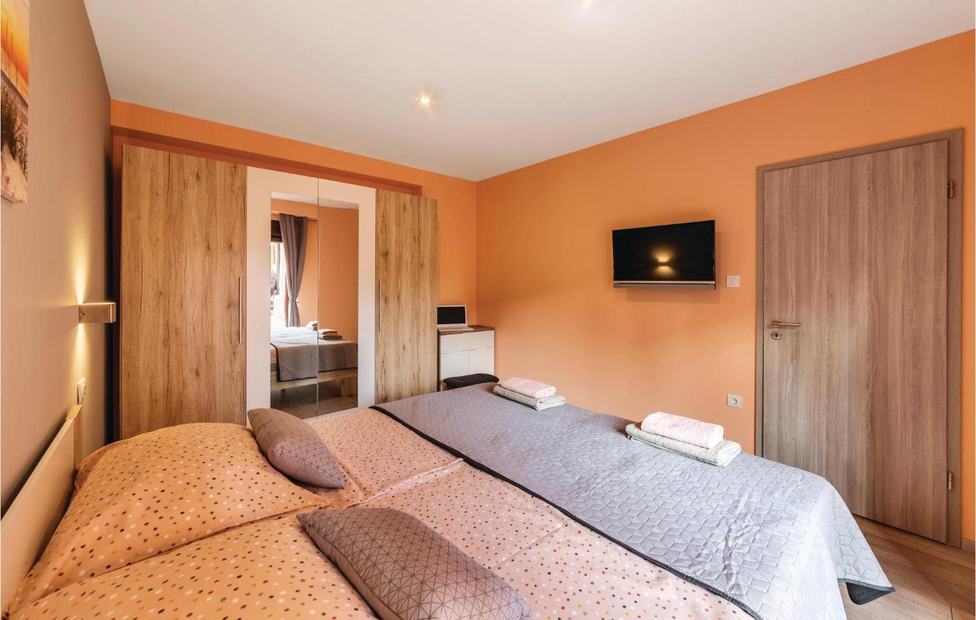 1 Bedroom Stunning Apartment In 普拉 外观 照片
