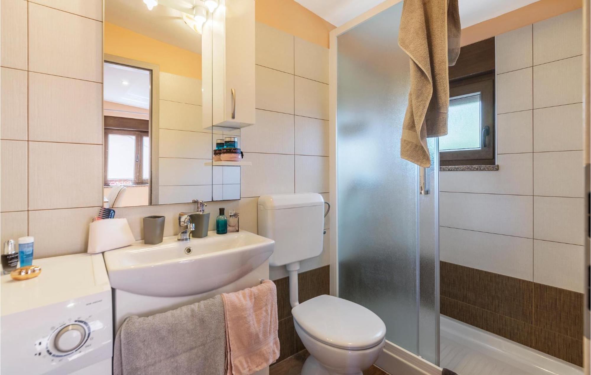 1 Bedroom Stunning Apartment In 普拉 外观 照片